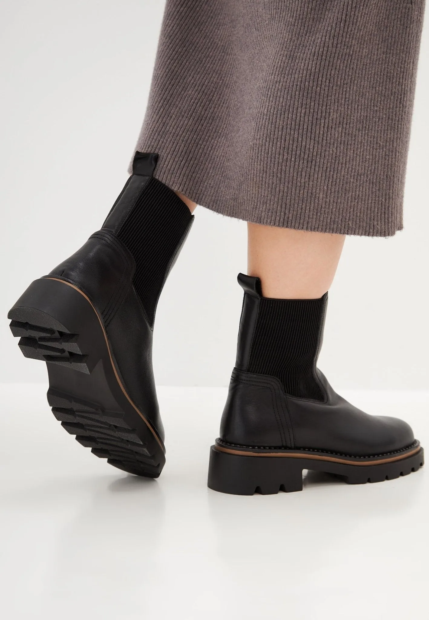 Platform Classic Ankle Boots - Black