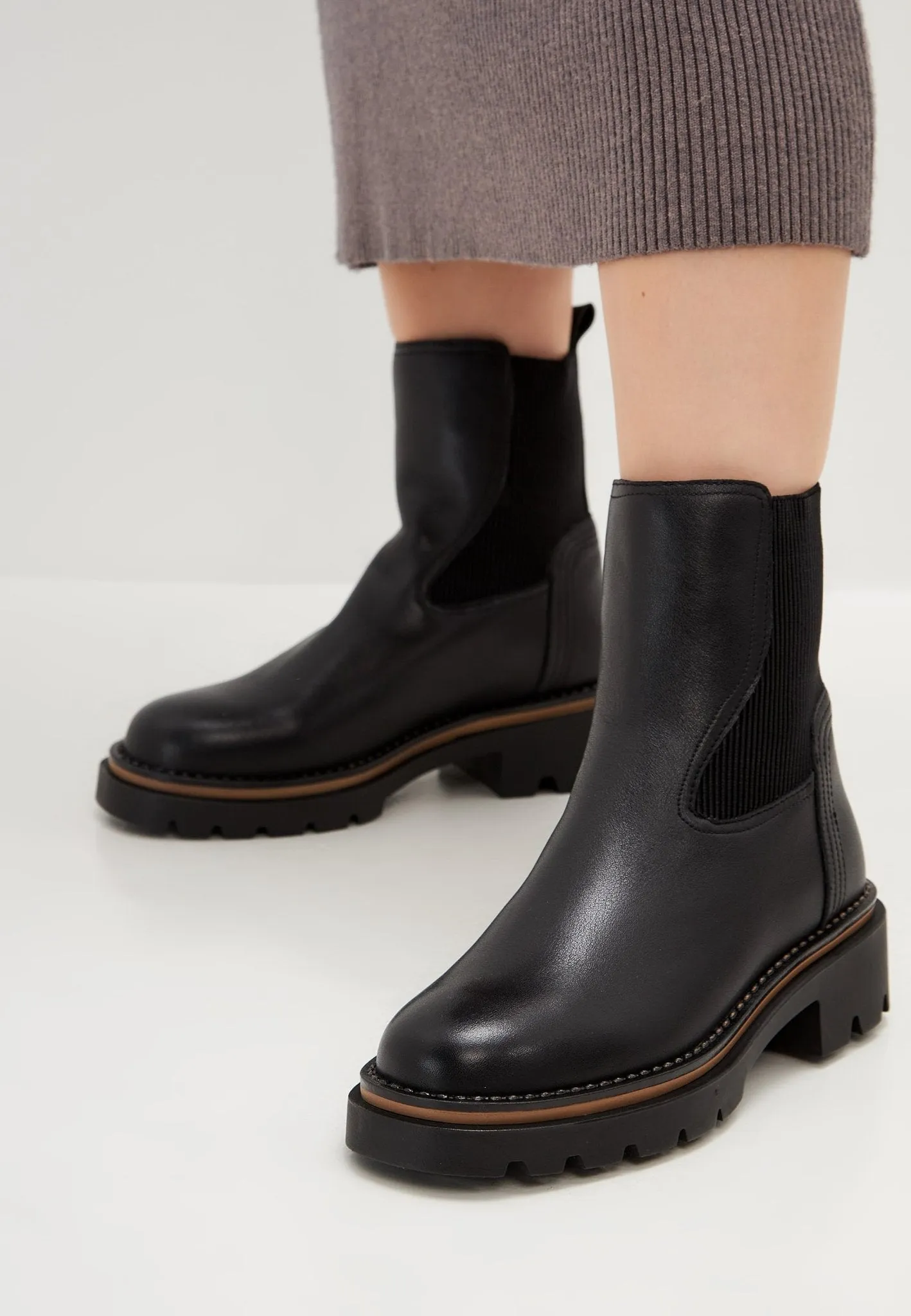 Platform Classic Ankle Boots - Black