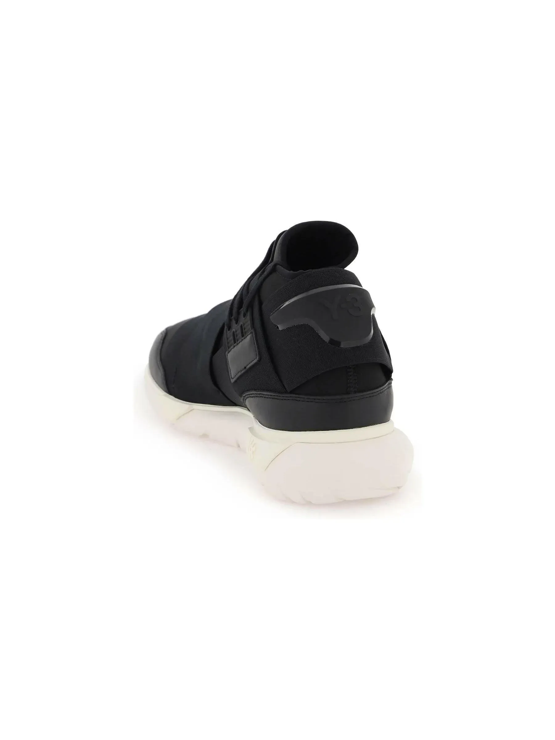 Qasa Slip-On Sneakers